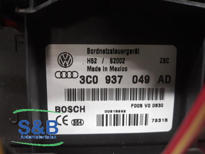 BordSteuergerät van een Volkswagen Touran (1T1/T2) 1.9 TDI 105 2003