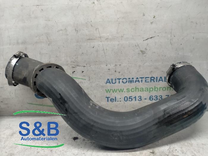 Gebrauchte Intercooler Schlauch Volkswagen Multivan T5 (7E/7HC/7HF/7HM) 2.0 BiTDI DRF Preis € 30,00 Margenregelung angeboten von Schaap & Bron