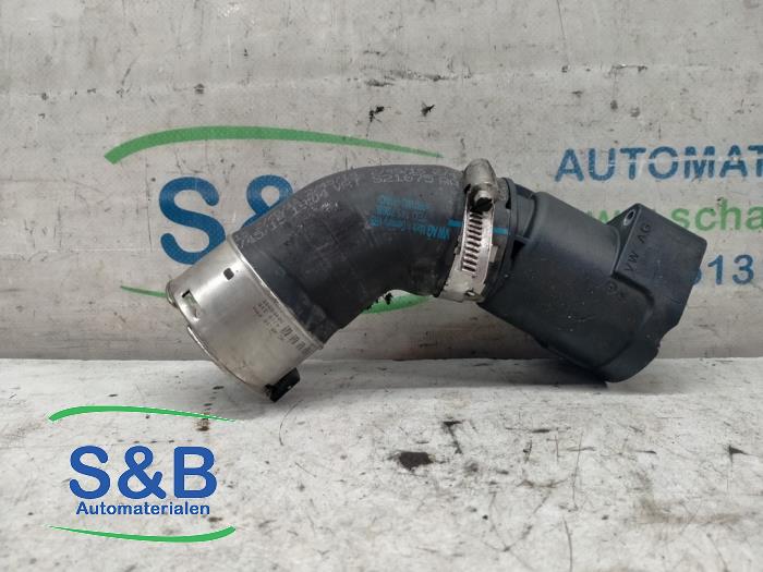 Usagé Tuyau intercooler Volkswagen Multivan T5 (7E/7HC/7HF/7HM) 2.0 TDI 4Motion Prix € 25,00 Règlement à la marge proposé par Schaap & Bron