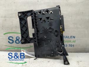 Używane Skrzynka bezpieczników Volkswagen Touareg (7LA/7L6) 2.5 TDI R5 Cena € 40,00 Procedura marży oferowane przez Schaap & Bron