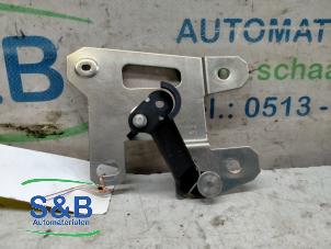 Używane Mechanizm zamka tylnej klapy Volkswagen Touareg (7LA/7L6) 3.0 TDI V6 24V Cena € 15,00 Procedura marży oferowane przez Schaap & Bron
