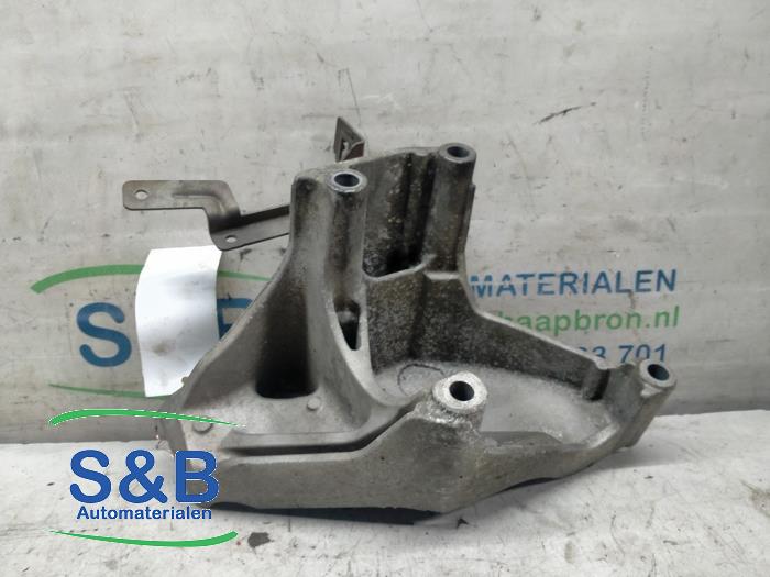 Used Engine mount Volkswagen Touareg Price on request offered by Schaap & Bron