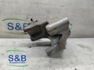 Engine mount from a Volkswagen Touareg 2007