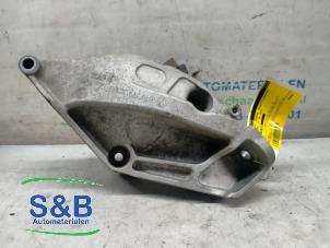 Engine mount from a Volkswagen Touareg 2007