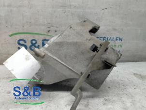 Engine mount from a Volkswagen Touareg 2007