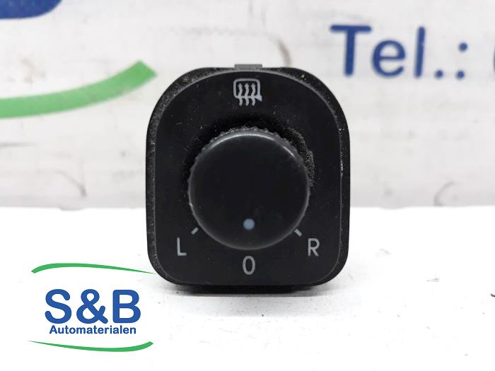 Wing mirror switch