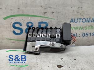 Używane Skrzynka bezpieczników Volkswagen Polo V (6R) 1.2 TDI 12V BlueMotion Cena € 40,00 Procedura marży oferowane przez Schaap & Bron