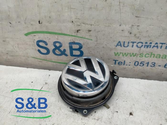 Poignée hayon d'un Volkswagen Polo VI (AW1) 1.0 TSI 12V 2018