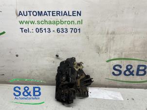 Usados Mecanismo de cerradura de puerta de 4 puertas izquierda delante Seat Arosa (6H1) 1.4 MPi Precio € 25,00 Norma de margen ofrecido por Schaap & Bron