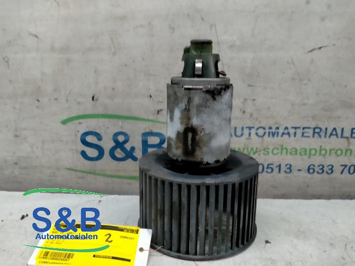 Używane Wentylator Audi V8 Quattro (441/442/4C2/4C8) Cena € 60,00 Procedura marży oferowane przez Schaap & Bron