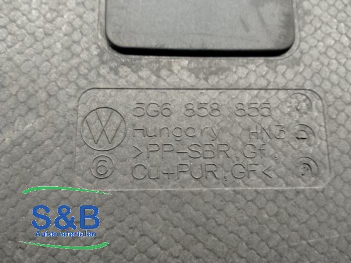 Panneau de chargement (Floor Flap) d'un Volkswagen Golf