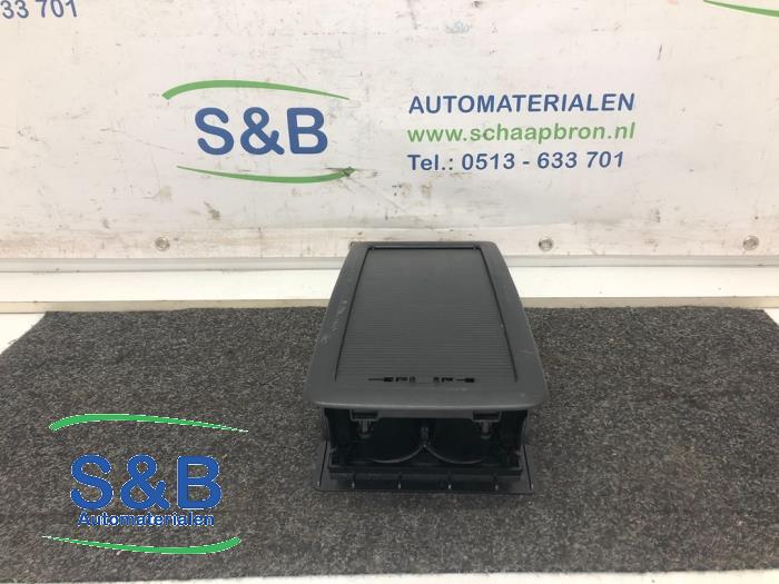 Gebrauchte Ablagefach Volkswagen Passat CC (357) 1.8 TSI 16V Preis € 45,00 Margenregelung angeboten von Schaap & Bron