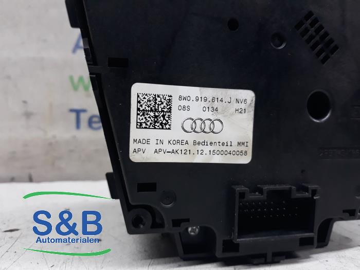 Przelacznik interfejsu czlowiek-maszyna z Audi A4 Avant (B9) 2.0 TFSI 16V 2016