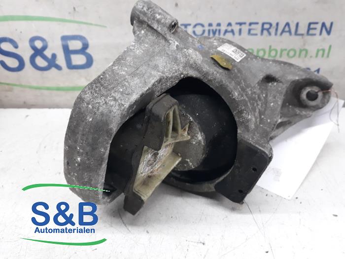 Engine mount Audi A4 Avant 2.0 TFSI 16V 8W0199371BS CVKB