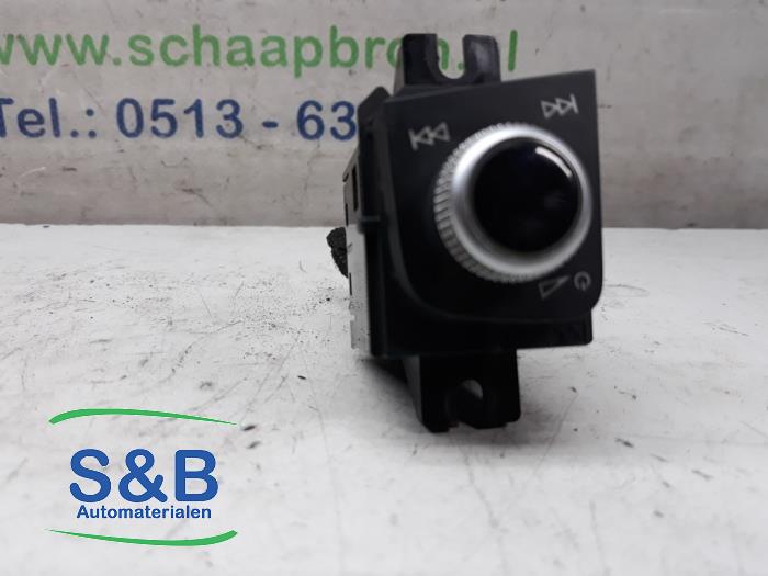 Usados Interruptor Audi A5 Sportback (F5A/F5F) 2.0 TDI 16V Precio € 25,00 Norma de margen ofrecido por Schaap & Bron