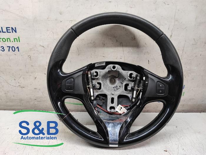Steering wheel from a Renault Clio IV (5R) 0.9 Energy TCE 90 12V 2013