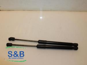 Used Set of gas struts for boot Volkswagen Up! (121) 1.0 TSI 12V Load Up Price € 15,00 Margin scheme offered by Schaap & Bron