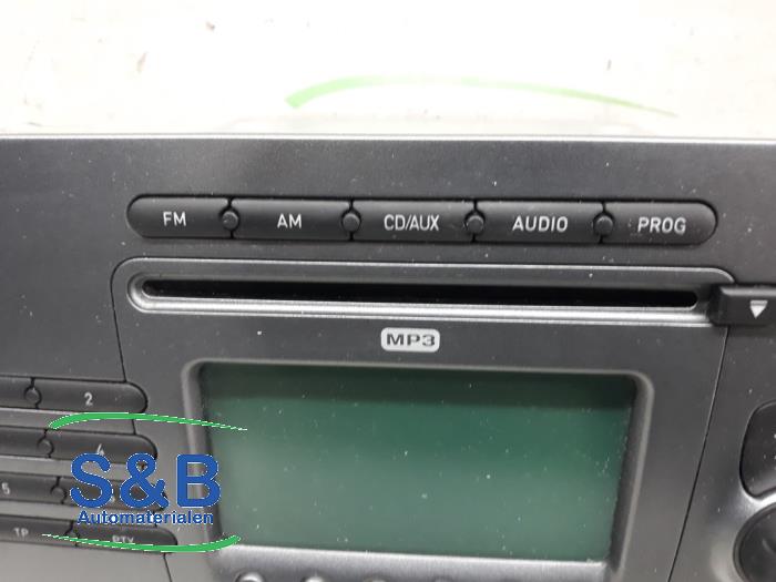 Radio CD player from a Seat Altea XL (5P5) 1.4 TSI 16V 2008