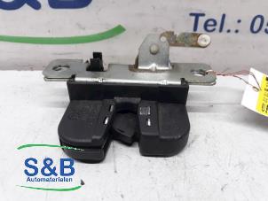 Used Tailgate lock mechanism Volkswagen Polo IV (9N1/2/3) 1.2 12V Price € 15,00 Margin scheme offered by Schaap & Bron