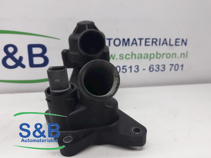 Thermostat housing from a Volkswagen Polo IV (9N1/2/3) 1.2 55 2005