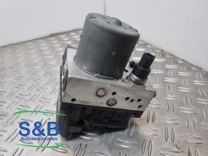 Begagnade ABS-pump Volkswagen Phaeton (3D) 3.2 V6 30V Pris € 125,00 Marginaltabell erbjuds av Schaap & Bron