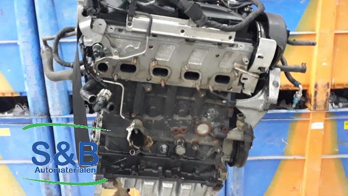 Motor de un Volkswagen Passat (362) 1.6 TDI 16V Bluemotion 2011
