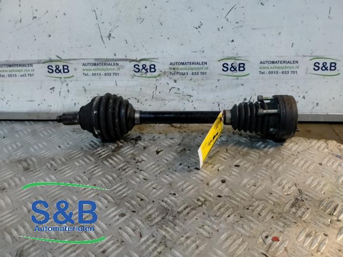 Gebrauchte Antriebswelle links vorne Skoda Fabia (6Y5) 1.4i Preis € 40,00 Margenregelung angeboten von Schaap & Bron