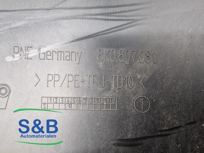 Abdeckplatte sonstige van een Audi A4 (B8) 2.0 TFSI 16V 2012