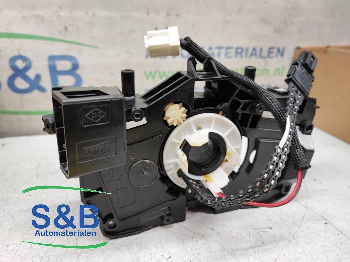 Airbag Module from a Renault Clio IV Estate/Grandtour (7R) 1.5 Energy dCi 90 FAP 2015