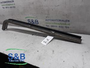 Used Sliding door rail, right Seat Alhambra (7N) 2.0 TDI 16V Price € 40,00 Margin scheme offered by Schaap & Bron
