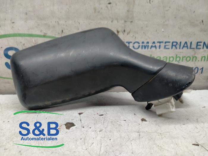 Wing mirror, right from a Audi 80 (B4) 2.3 E 1993