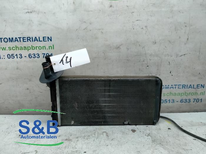 Używane Grzejnik Volkswagen Multivan T5 (7E/7HC/7HF/7HM) 1.9 TDi Cena € 30,00 Procedura marży oferowane przez Schaap & Bron
