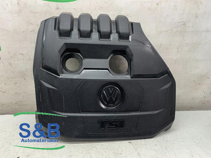 Engine cover from a Volkswagen Tiguan (AD1) 1.5 TSI 16V 2019