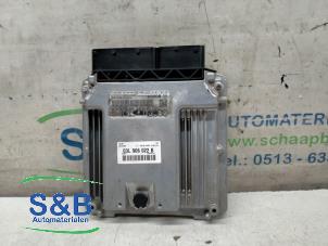 Engine management computer from a Audi A4 Avant (B8) 2.0 TDI 16V 2008