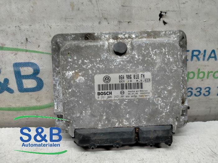 Used Engine management computer Volkswagen New Beetle (9C1/9G1) 2.0 Price € 150,00 Margin scheme offered by Schaap & Bron