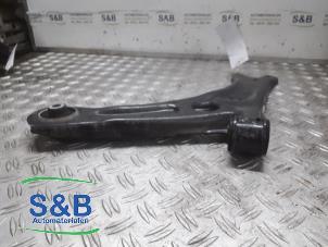 Used Front lower wishbone, left Volkswagen Caddy IV 2.0 TDI 75 Price € 60,00 Margin scheme offered by Schaap & Bron