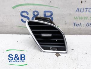 Used Dashboard vent Audi A4 Avant Quattro (B8) 1.8 TFSI 16V Price € 35,00 Margin scheme offered by Schaap & Bron