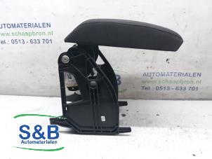 Gebrauchte Armlehne Skoda Octavia (5EAA) 1.6 TDI Greenline 16V Preis € 73,00 Margenregelung angeboten von Schaap & Bron