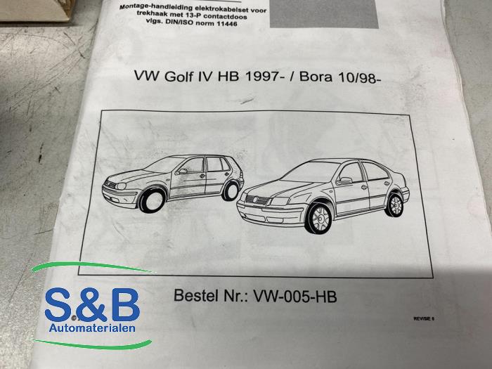 Juego de cables de gancho de remolque de un Volkswagen Golf IV (1J1) 1.9 TDI 110 2000