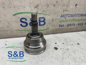 New CV joint, front Audi 80 (B3) 1.8 S Price on request offered by Schaap & Bron