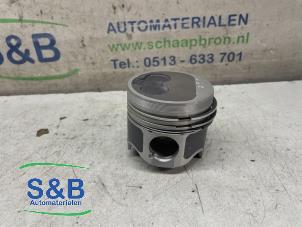 Kolben van een Volkswagen Transporter/Caravelle T4 1.9 TD Caravelle 1999
