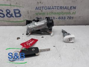 Used Set of locks Volkswagen Caddy Combi IV 2.0 TDI 102 Price € 150,00 Margin scheme offered by Schaap & Bron