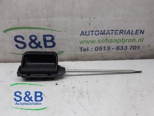 Used Rear door handle 4-door, left Volkswagen Caddy III (2KA,2KH,2CA,2CH) Price € 20,00 Margin scheme offered by Schaap & Bron