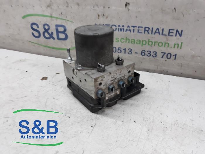 Używane Pompa ABS Audi A6 (C6) 2.0 TDI 16V Cena € 250,00 Procedura marży oferowane przez Schaap & Bron