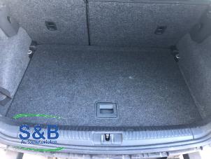 Używane Plyta podlogowa bagaznika Volkswagen Polo V (6R) 1.2 TDI 12V BlueMotion Cena € 45,00 Procedura marży oferowane przez Schaap & Bron