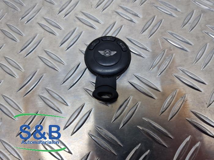 Używane Klucz Mini Mini (R56) 1.6 16V Cooper S Cena € 20,00 Procedura marży oferowane przez Schaap & Bron
