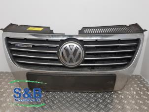 Usados Rejilla Volkswagen Passat (3C2) 1.6 TDI 16V Bluemotion Precio de solicitud ofrecido por Schaap & Bron