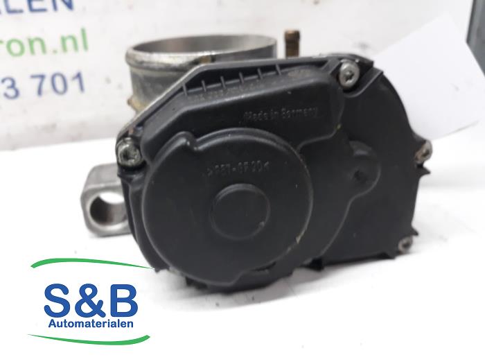 Used Throttle body Volkswagen Golf III Cabrio Restyling (1E7) 2.0 Price € 50,00 Margin scheme offered by Schaap & Bron