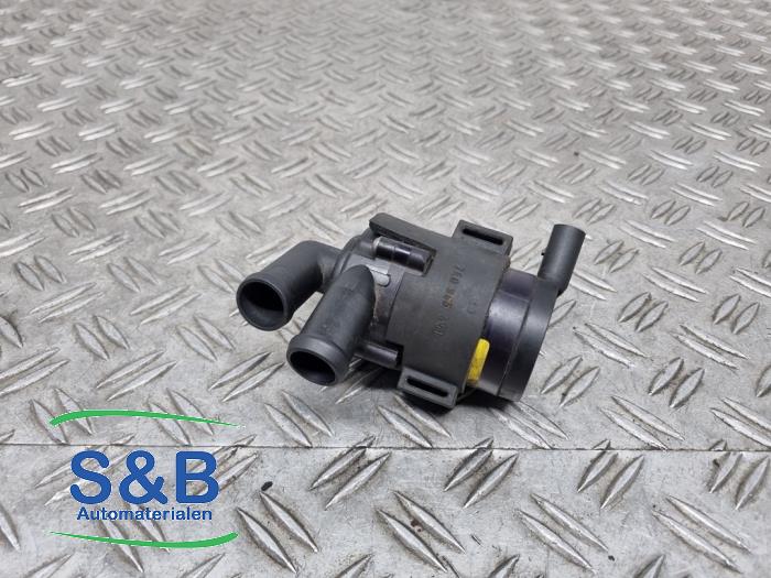 Begagnade Extra vattenpump Volkswagen Transporter/Caravelle T5 2.0 Pris € 29,99 Marginaltabell erbjuds av Schaap & Bron