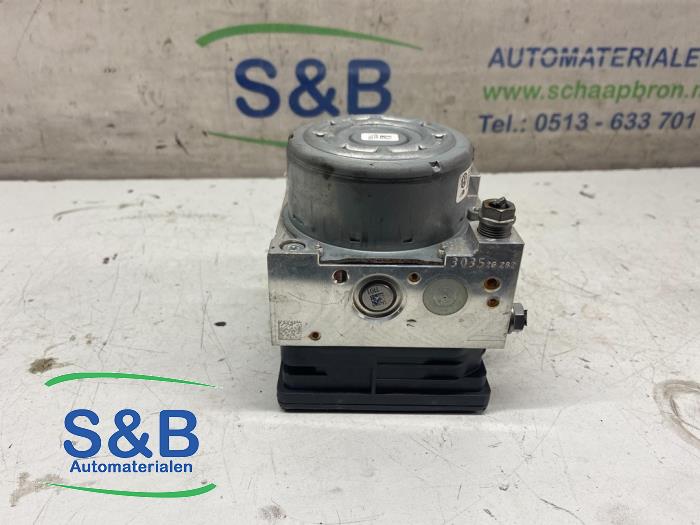 Pompe ABS d'un Audi A3 (8V1/8VK) 1.4 TFSI 16V 2014